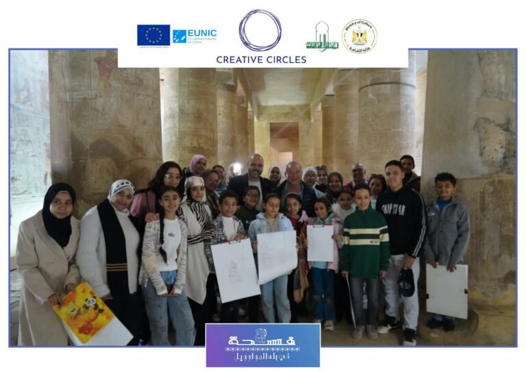 «فُسحة في بلد المواويل» يطلق أولى ورش الفنون التشكيلية بمعبد أبيدوس في البلينا